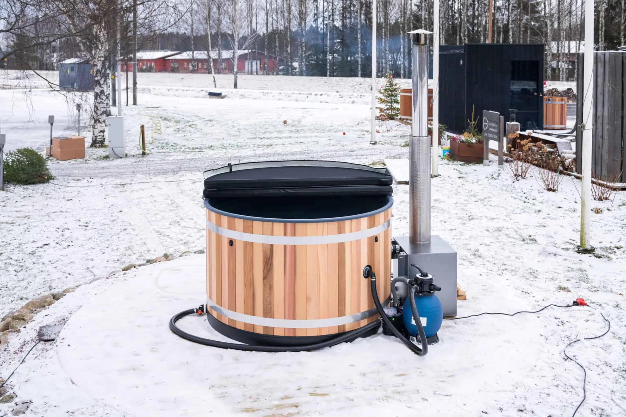 Comfort Steady M – Kirami® Badefass bei Schnee im Winter Comfort Steady M – Kirami® Badefass bei Schnee im Winter